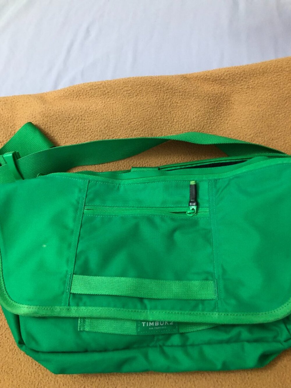 TIMBUK2 Kelly Green Classic Messenger Bag Waterproof Lining